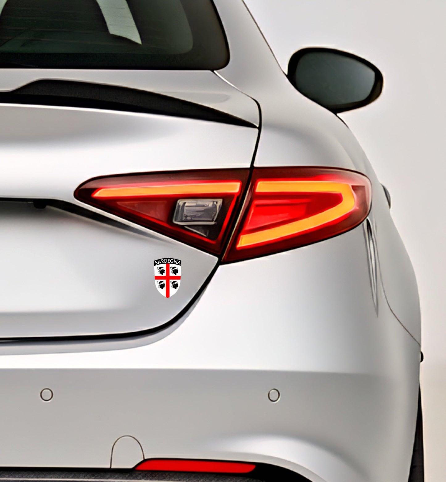 Sardegna Sardinien Sardinia Aufkleber Adesivo Sticker Quattro Mori Flagge Wappen Emblem Auto Helm 3,5x5,5cm NR.015